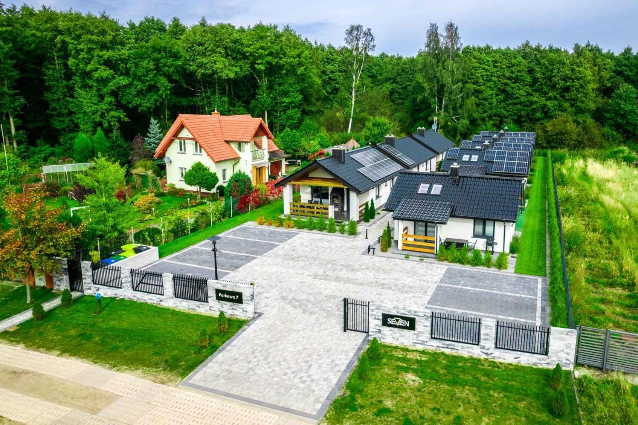 Domki Letniskowe - Seven Dąbki Esterno foto